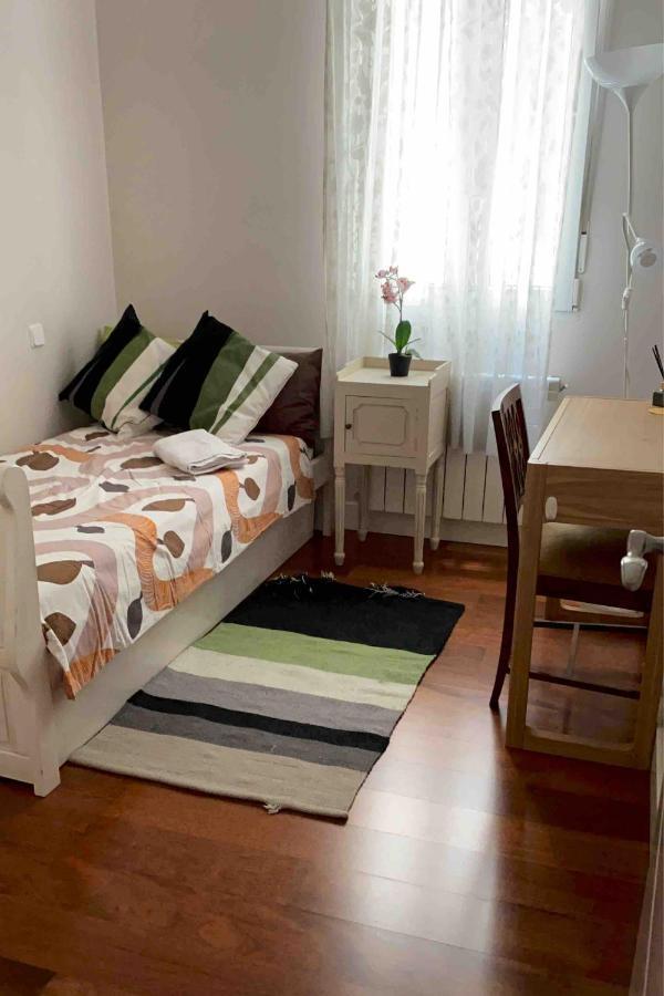 Sharing La Justicia Quarto em Acomodações Particulares Madri